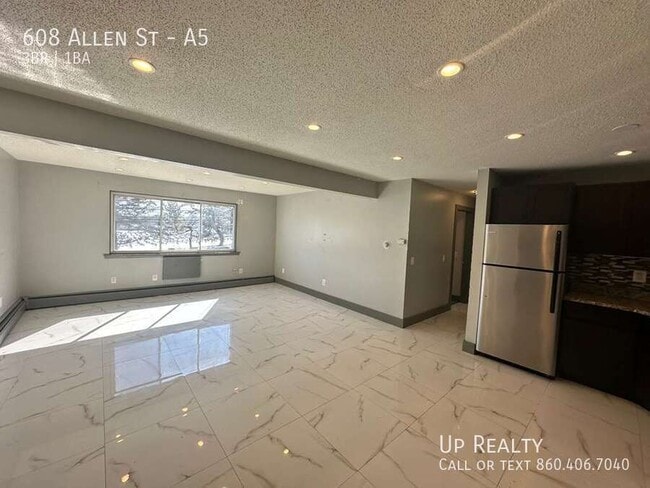 Photo - 608 Allen St Unit A5