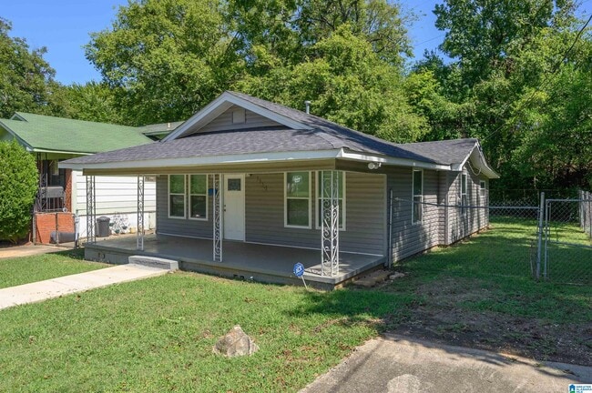 Photo - 1839 1st St S