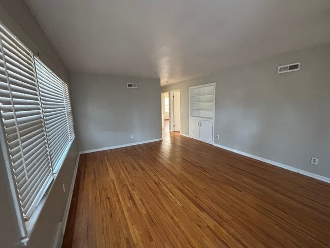 Photo - 725 W 22nd Ave