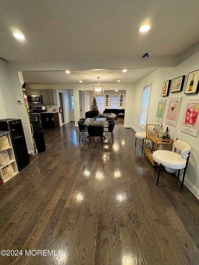 Photo - 215 Cedar St