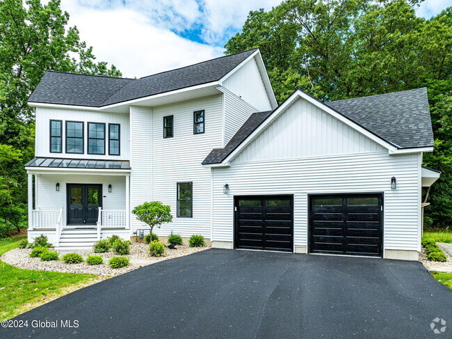 Building Photo - 118 Old Niskayuna Rd Rental