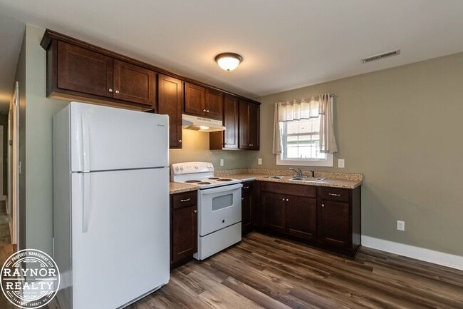 Photo - 618 E Pine Ave