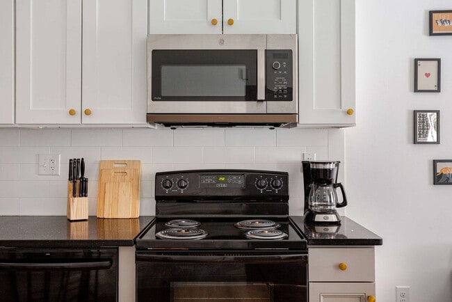 Photo - 1384 Ridge Ave Unit ID1314968P