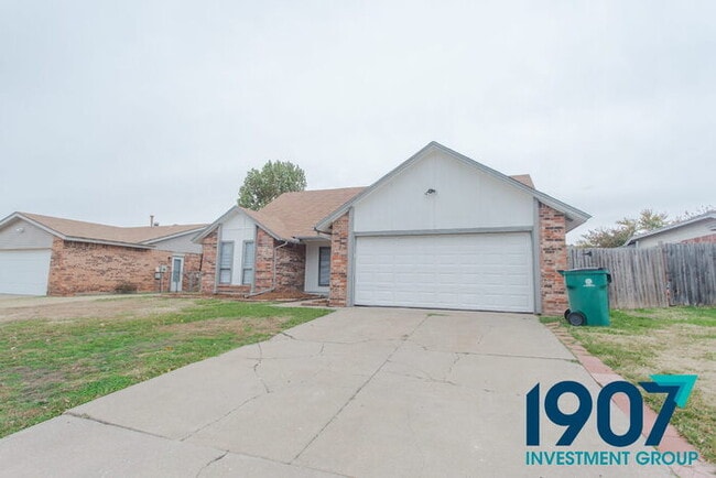 Photo - Stunning 3-Bedroom Home with Dramatic Vaulted Ceilings and Loft in OKC!