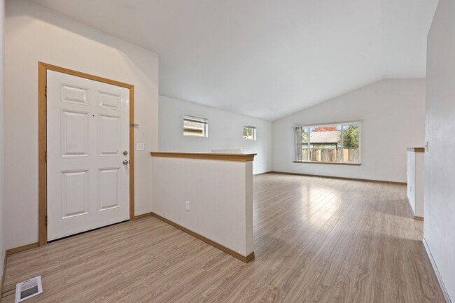 Photo - Move in ready! 3 bedroom rambler - Great l...