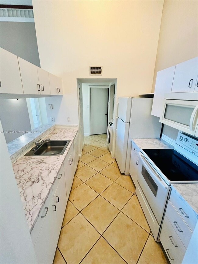 Photo - 10451 SW 157th Pl Unit 303