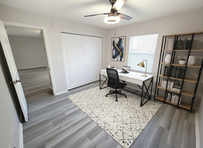 Photo - 440 77th Ave N Unidad 440