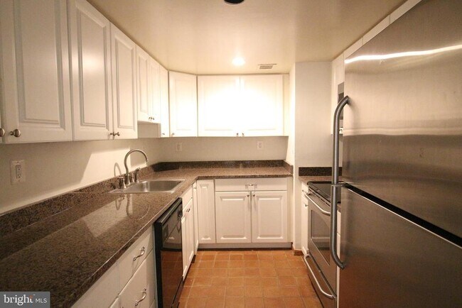 Photo - 3 Washington Cir NW Unit 704