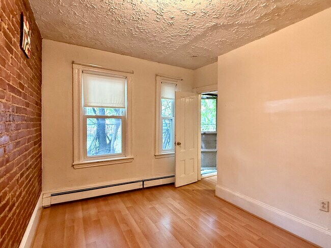 Photo - 18 Mead St Unit 1