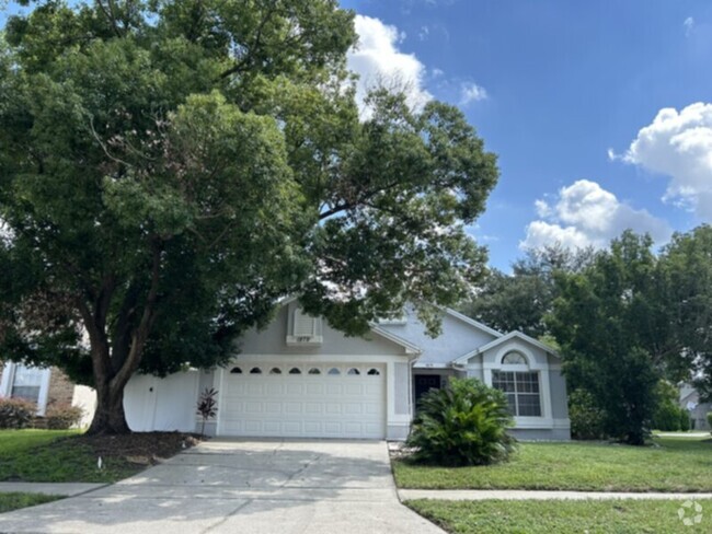 Building Photo - 3 bedroom home with fenced in yard in Wint...