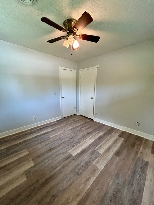 Photo - 403 S Scott St