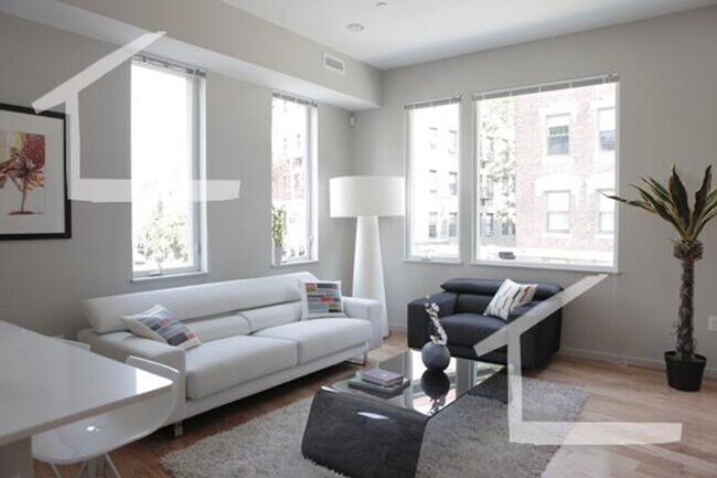 Photo - Luxury Allston 4-bed+2.5-bath+2-parking