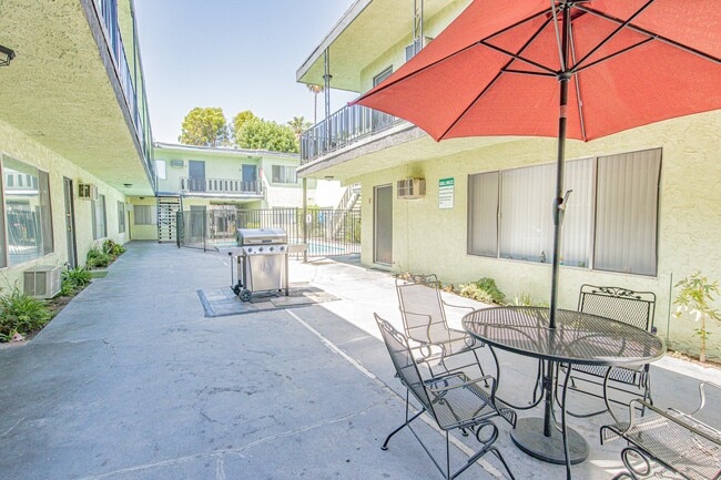 Cohasset Apartments