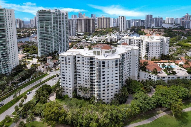 20000 E Country Club Dr Unit PH06