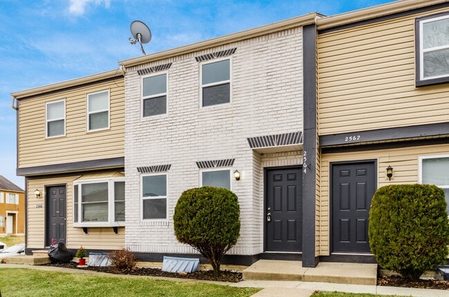 Building Photo - 2566 Sandbury Blvd