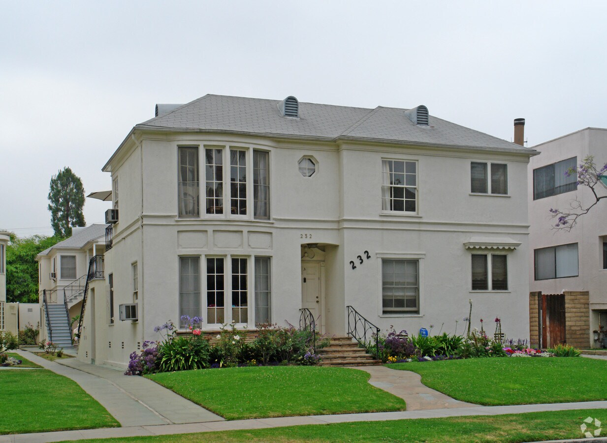 Photo - Beachside Suites, & Oak Invest, LLC—To...