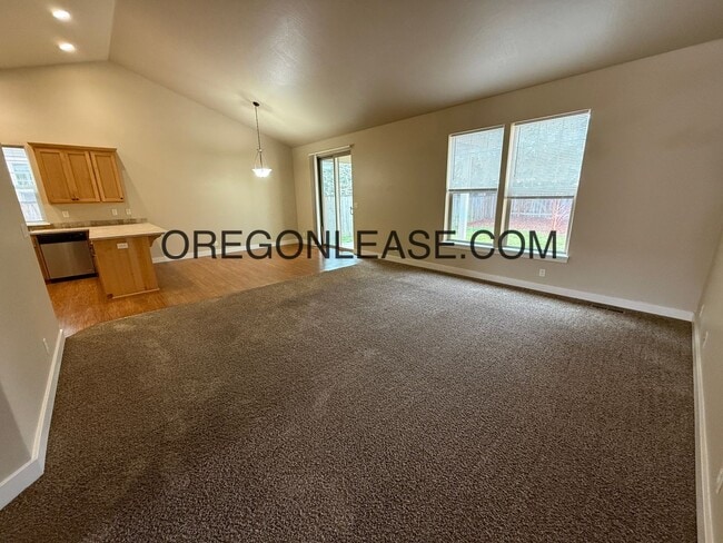 Photo - 3 bed 2 bath West Eugene Home