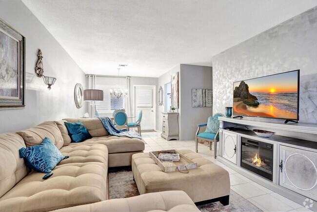 Building Photo - 2131 NE 42nd Ct Unit 210e Rental