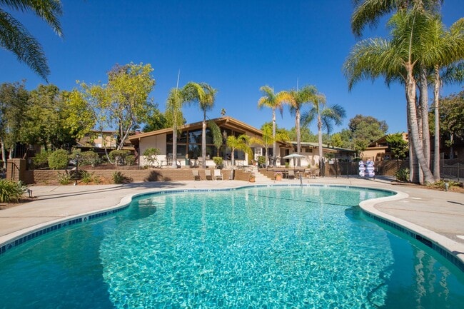 Building Photo - 1125 Meadow Lake Dr