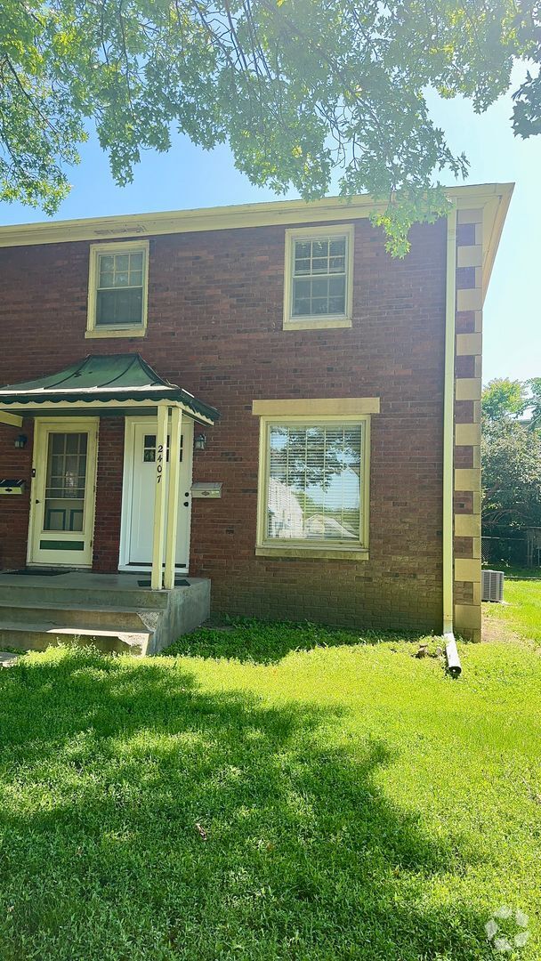 Building Photo - 2407-2409 Washington St Rental
