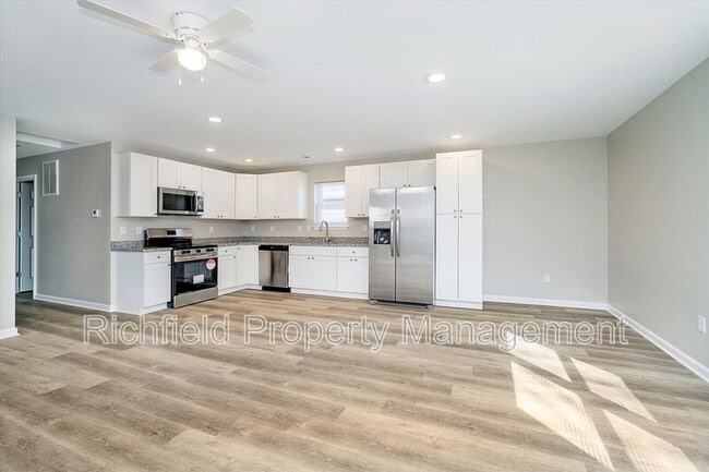 Photo - 2550 Columbia Ave