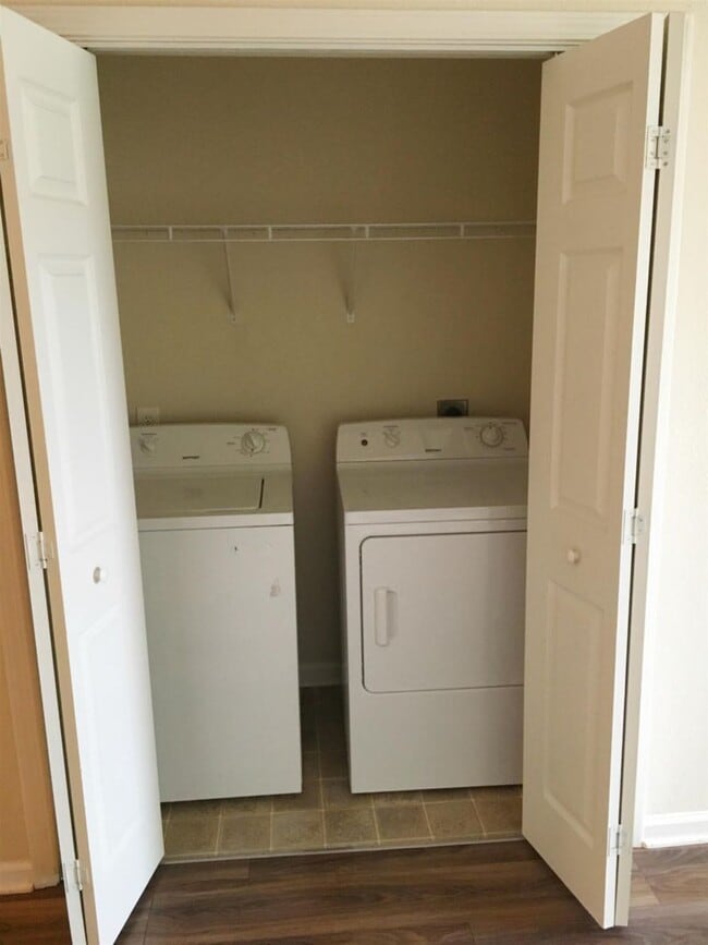 Photo - 512 Luxury Dr