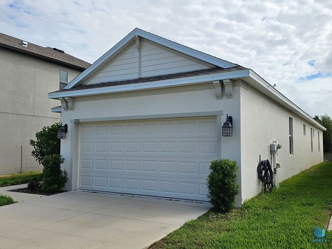 Photo - Beautiful 3 Bedrooms 2 Bathrooms Home for Rent in Tarpon Springs, FL