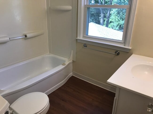 Photo - Spacious Home In Great Neighborhood!