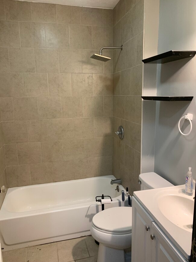 Photo - 709 E Oldham Ave