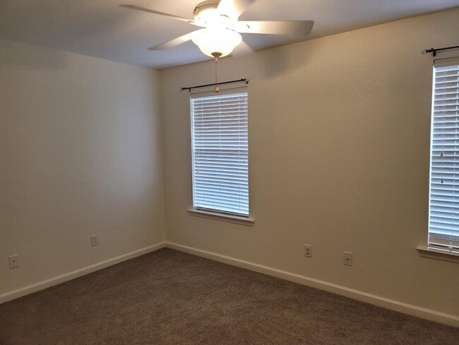 Photo - 1 Old Courthouse Way