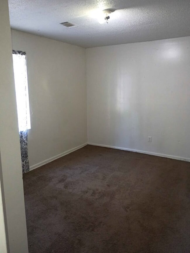 Photo - 705 S Van Buren St