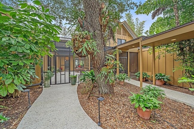 Photo - 3348 Old Oak Dr