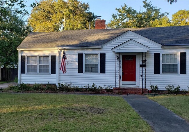Photo - 404 Columbus Dr House