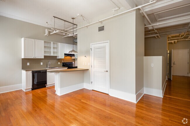 1BR, 1BA - A2 - 674SF - Living Room
