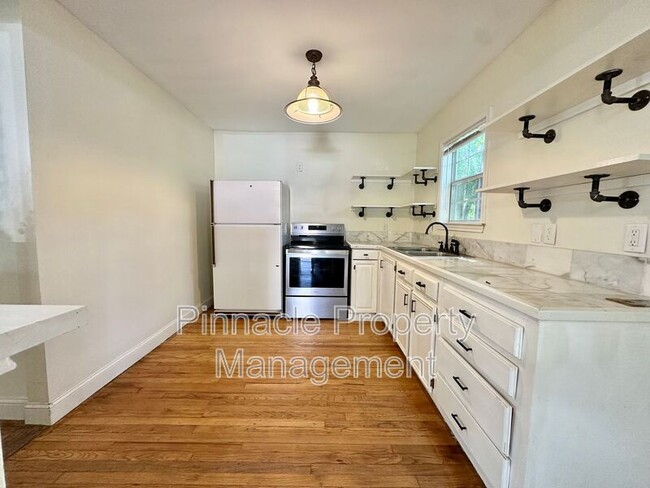 Photo - 421 S Van Buren St