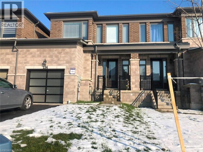 Photo - 114 Huntingford Trail