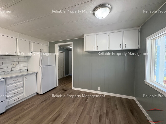Photo - 770 Stevens Dr