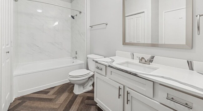 2BD, 2BA - 1170SF - Bathroom
