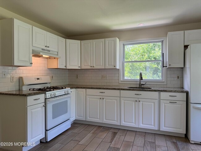 Photo - 236 W Farms Rd