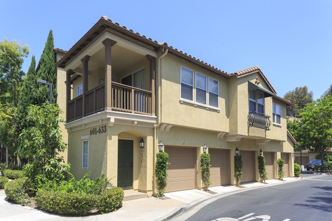 Estancia Apartment Homes