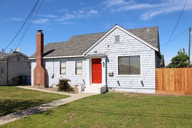 Building Photo - South Ave Turlock Unit 1141 South Ave