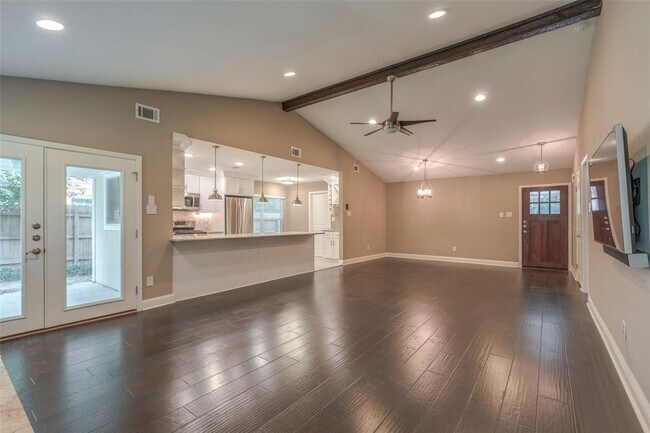 Photo - 144 S Deerfoot Cir