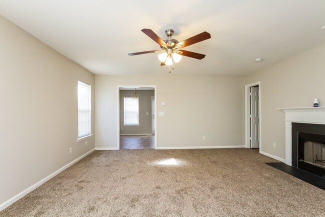 Photo - 933 Grass Hollow Ct