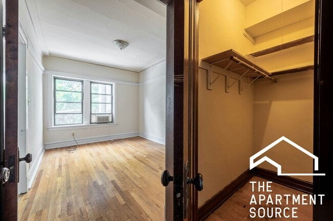 Building Photo - 2520 N Kedzie Blvd Unit 2 Rental