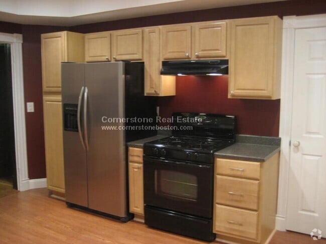 Building Photo - 10 Bucknam St Unit 2 Rental