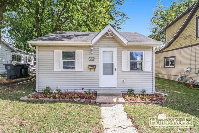 Building Photo - Cozy One-Story Home with 2 Bedrooms in River Park