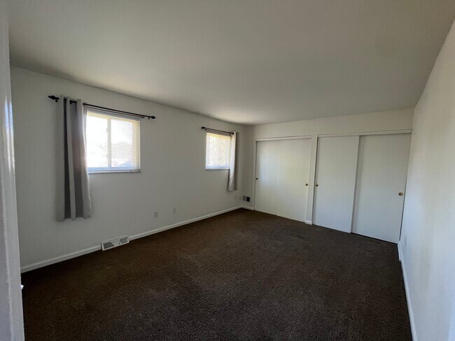 Photo - 596 Beaufort Ct