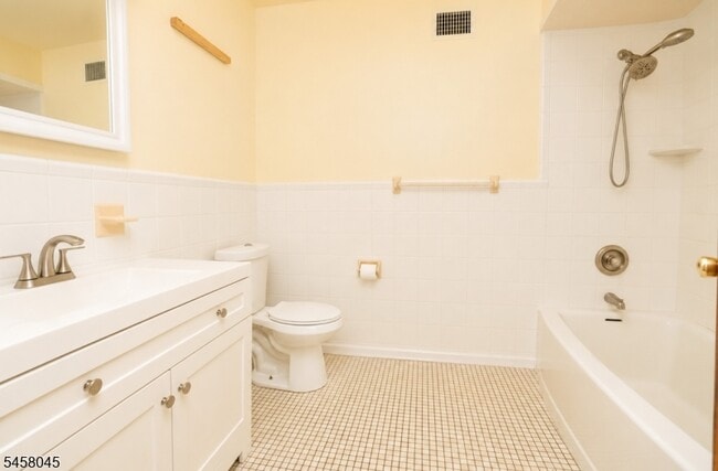 Photo - 839 Walnut St.