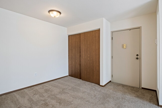 Burtons Landing Apartments