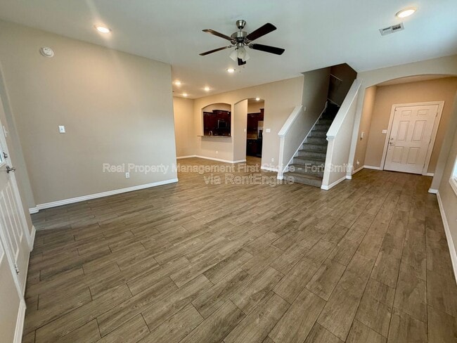 Photo - 6605 Leightyn Ln